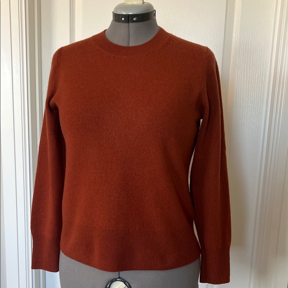 J. Crew Sweaters - J Crew Classic Fit Cashmere Sweater